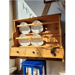 Taldrikuriiul nagide ja sahtlitega