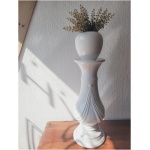 valge keraamiline postament lillepoti jaoks