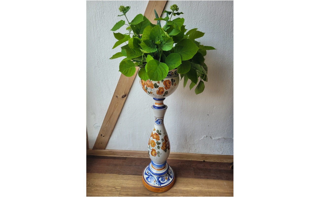 Itaaliapärane kõrge keraamiline postament / lillepott