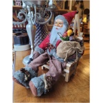 dekoratsioon jõuluvana pingil