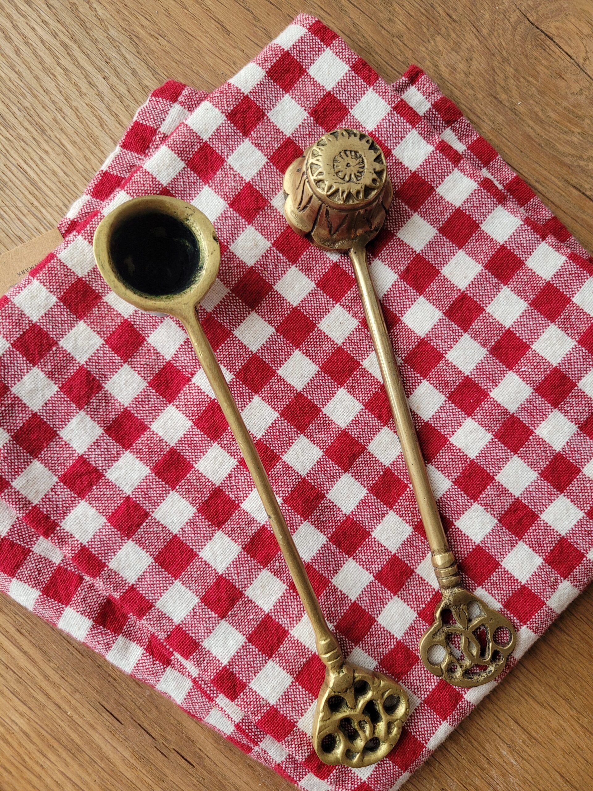 20251124_125004 messing vanaaegne küünlakustutaja