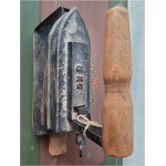 Vanaaegne malmist pressraud alusel - Image 2