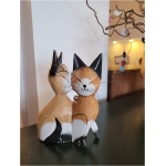 dekoratiivsed musitavad puidust kassid