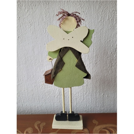 dekoratiivne tüdruk kevadine