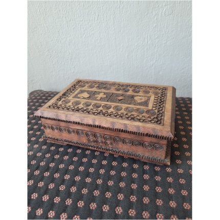 mängukaartide karp puidust