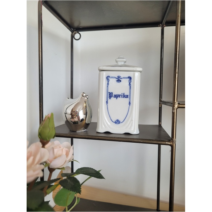 portselanist maitseainepurk