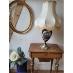 laualamp portselanist jalaga