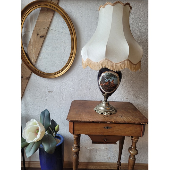 laualamp portselanist jalaga