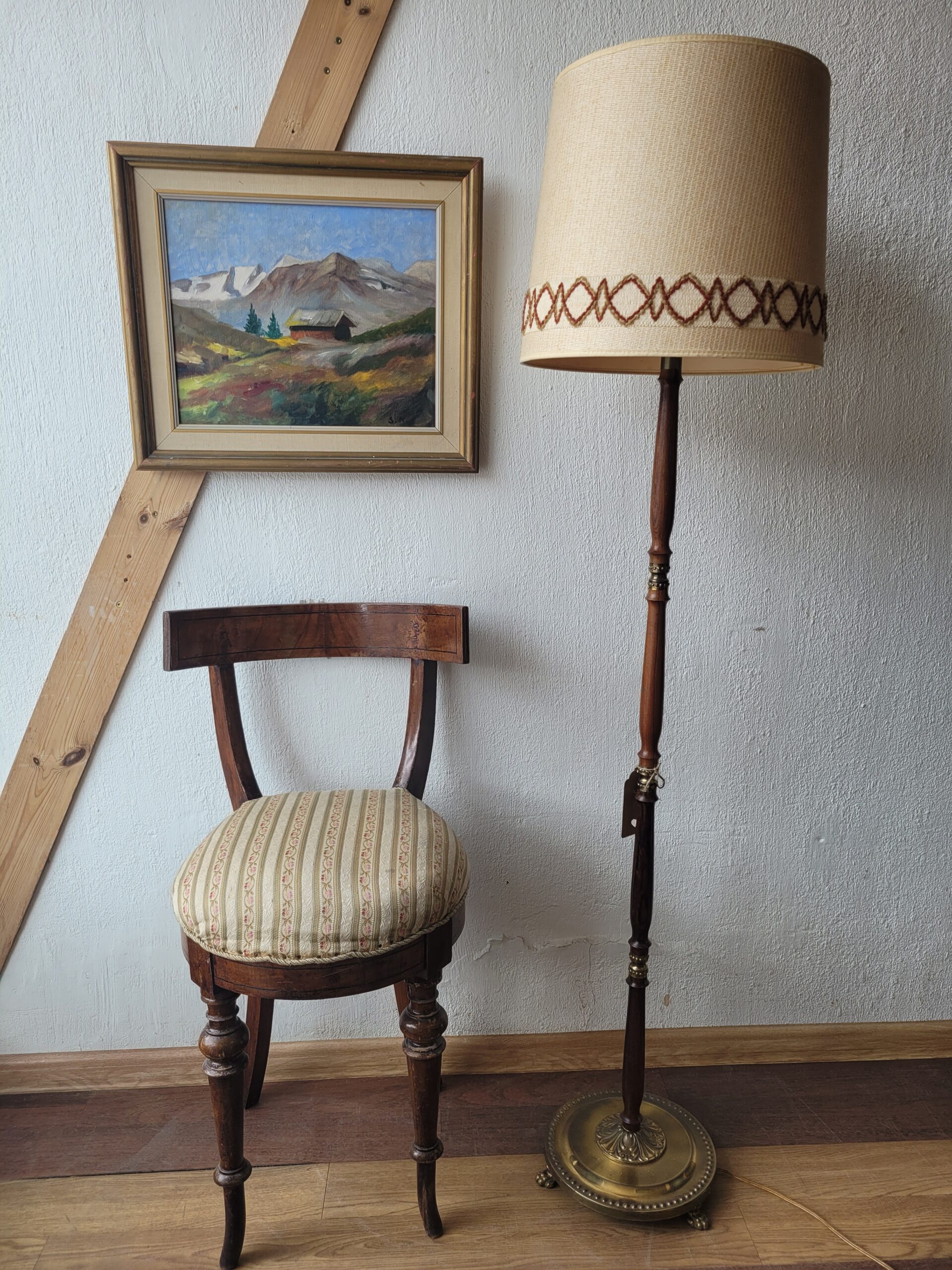 20260424_135834 põrandalamp